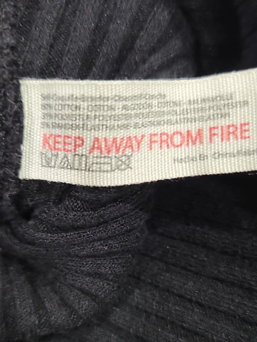 Black Ribbed Button-Front Short Sleeve Top - Picture 6 of 7